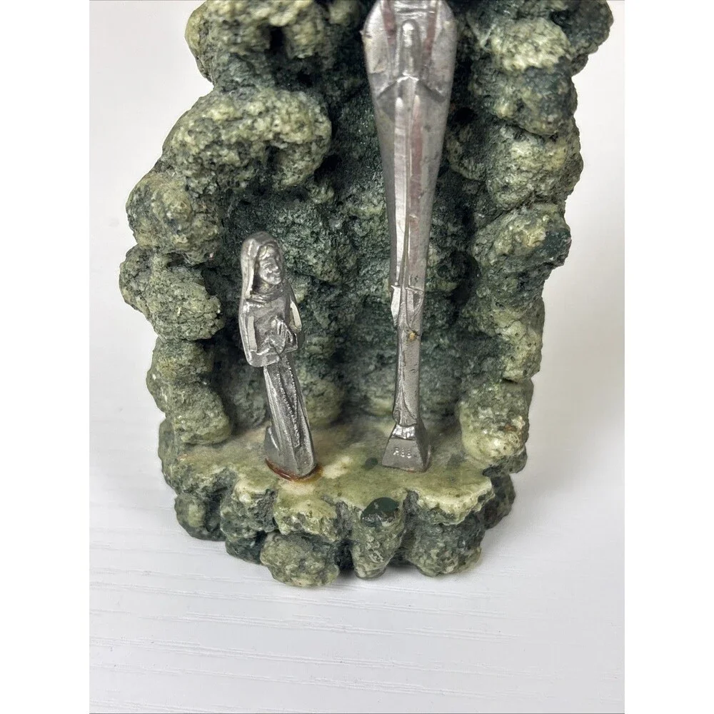 Lourdes Grotto Virgin Mary St Bernadette Freestanding Resin Metal 5